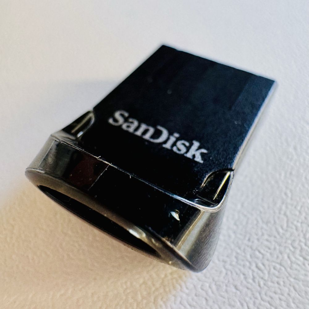 Флешка SanDisk 512 GB Ultra Fit Flash Drive
