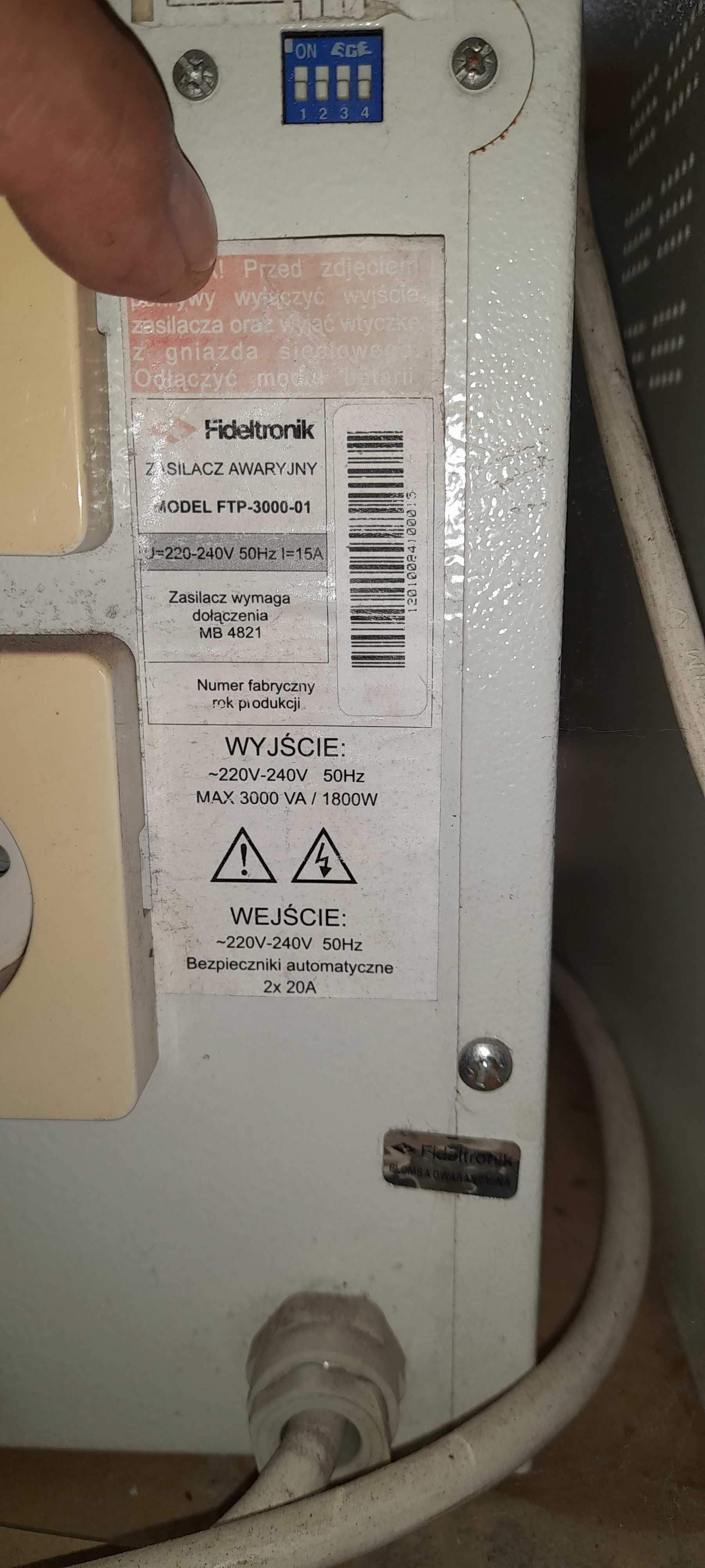 UPS ARES 3000 + moduł baterii MB 4821 Fideltronik
