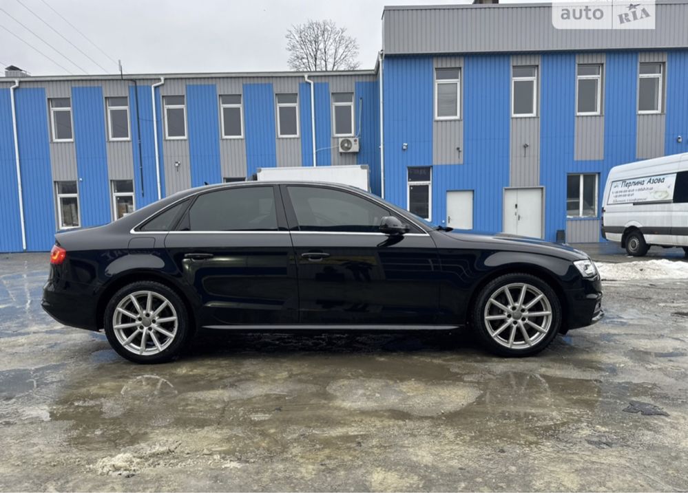 Audi a4 2015.