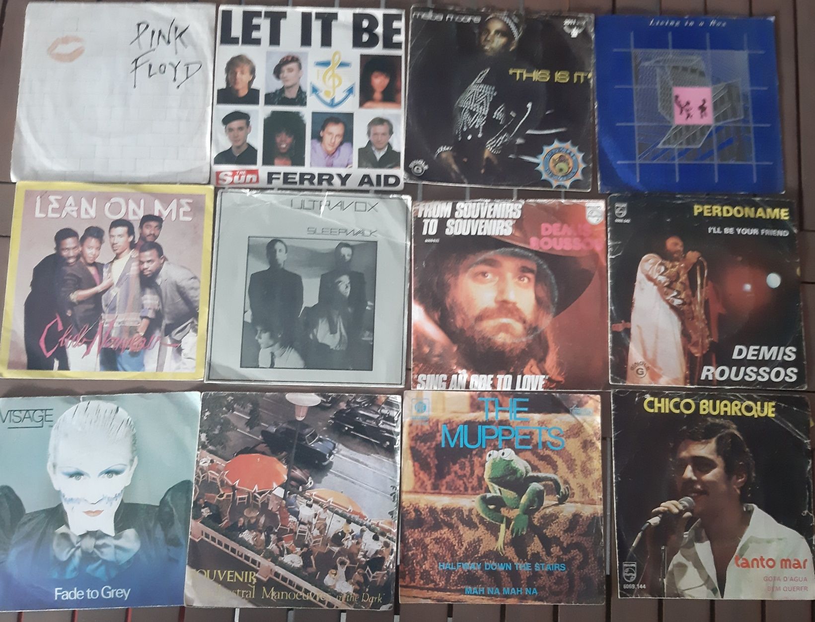 32 Discos vinil singles 45 rpm