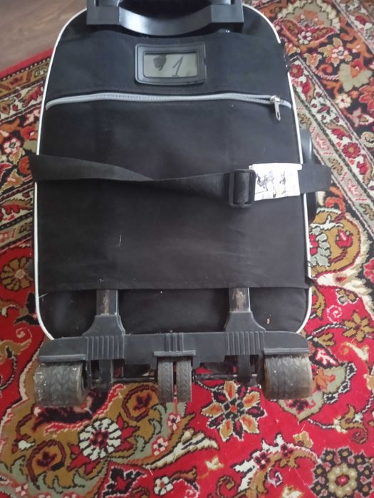 Продам  чемодани   , сумки, возики