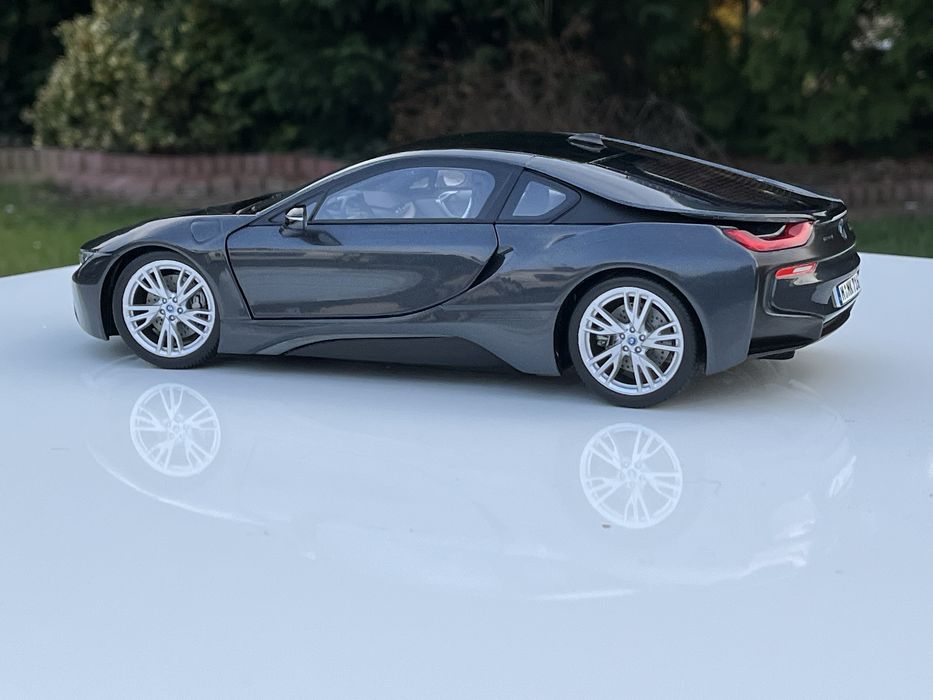 Bmw i8  Paragon  1 18  stan idealny