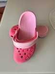 Продаються Crocs