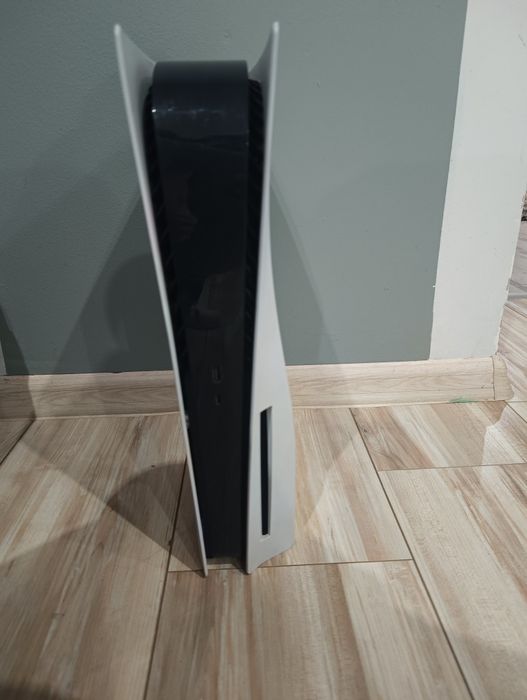 Konsola PlayStation 5 z napędem