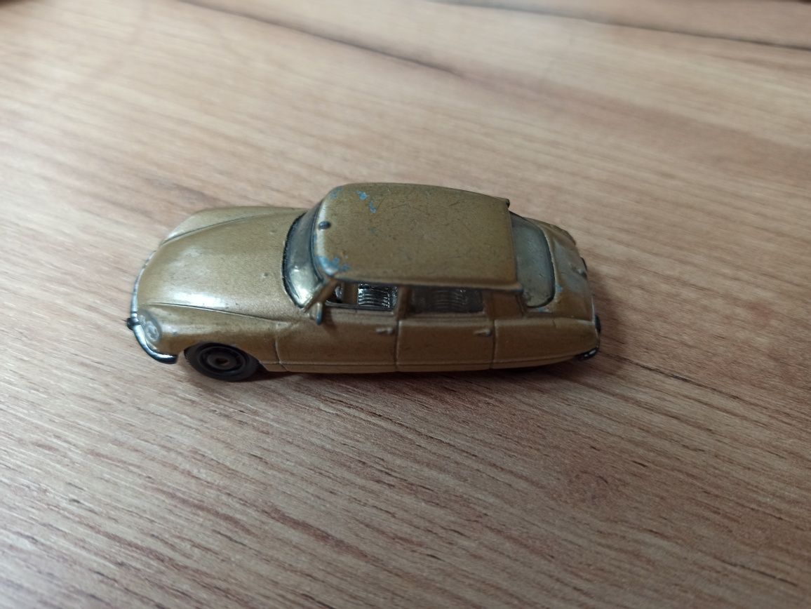 Matchbox Citroën DS 1968 z 2007