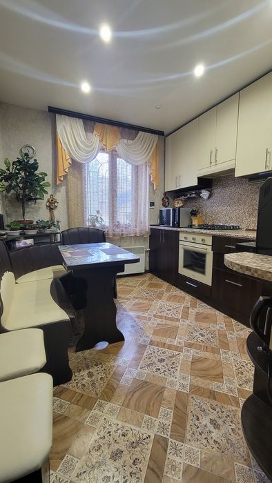 Продам 3х кімнатну квартиру.