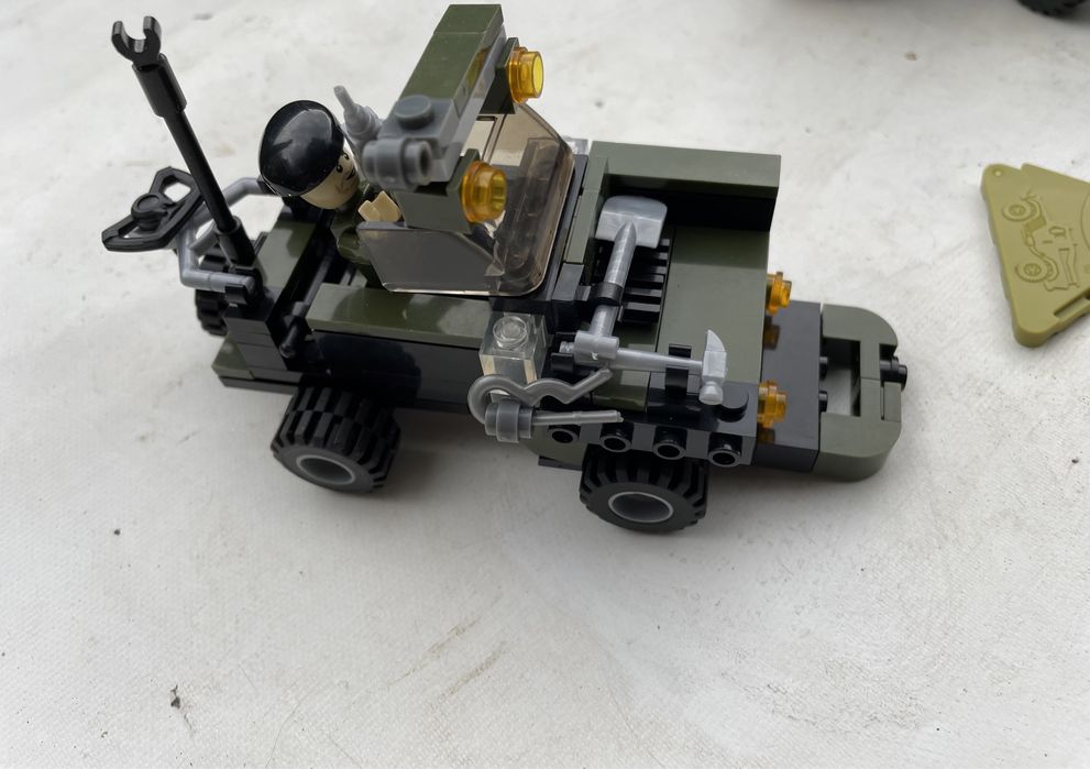 Vendo 2 jipes tipo Lego