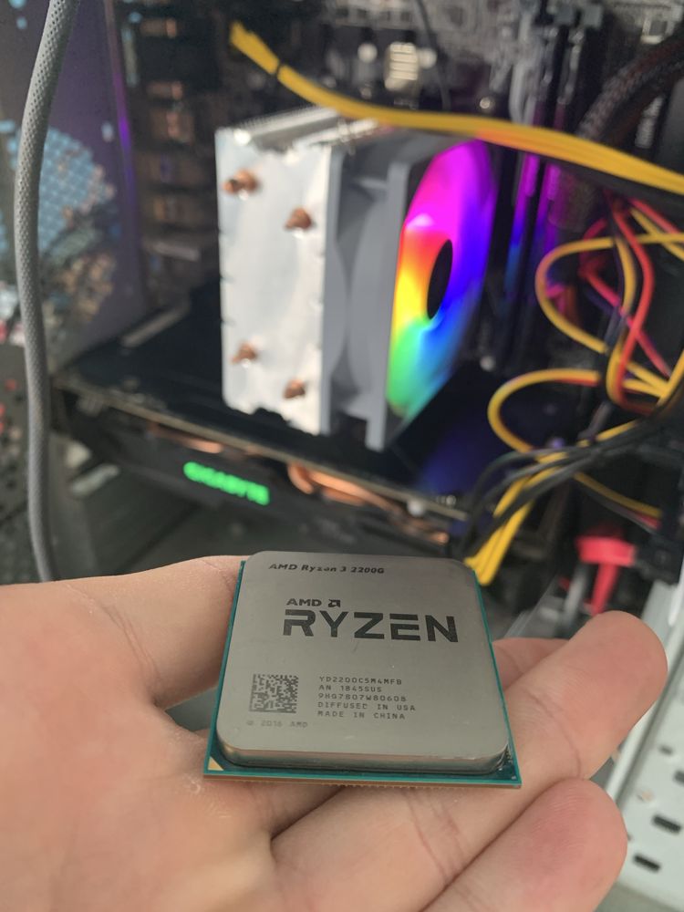 AMD Ryzen 3 2200g