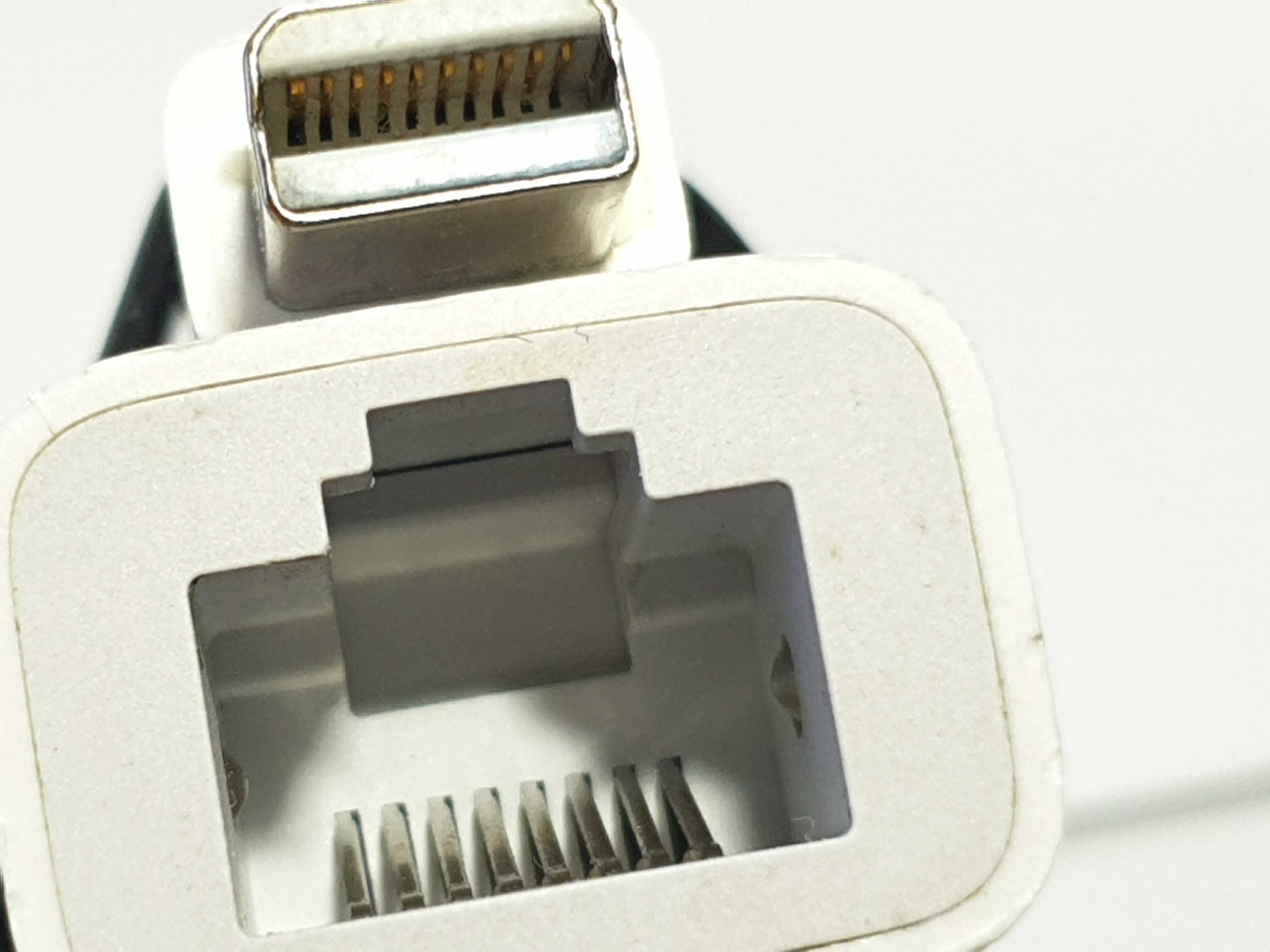 Адаптер Apple Thunderbolt to Gigabit Ethernet A1433 EMC 2590