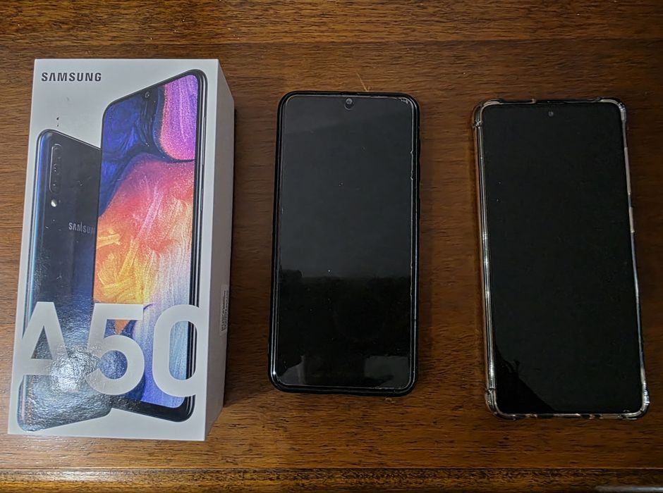Продам два Смартфони А50 та А71