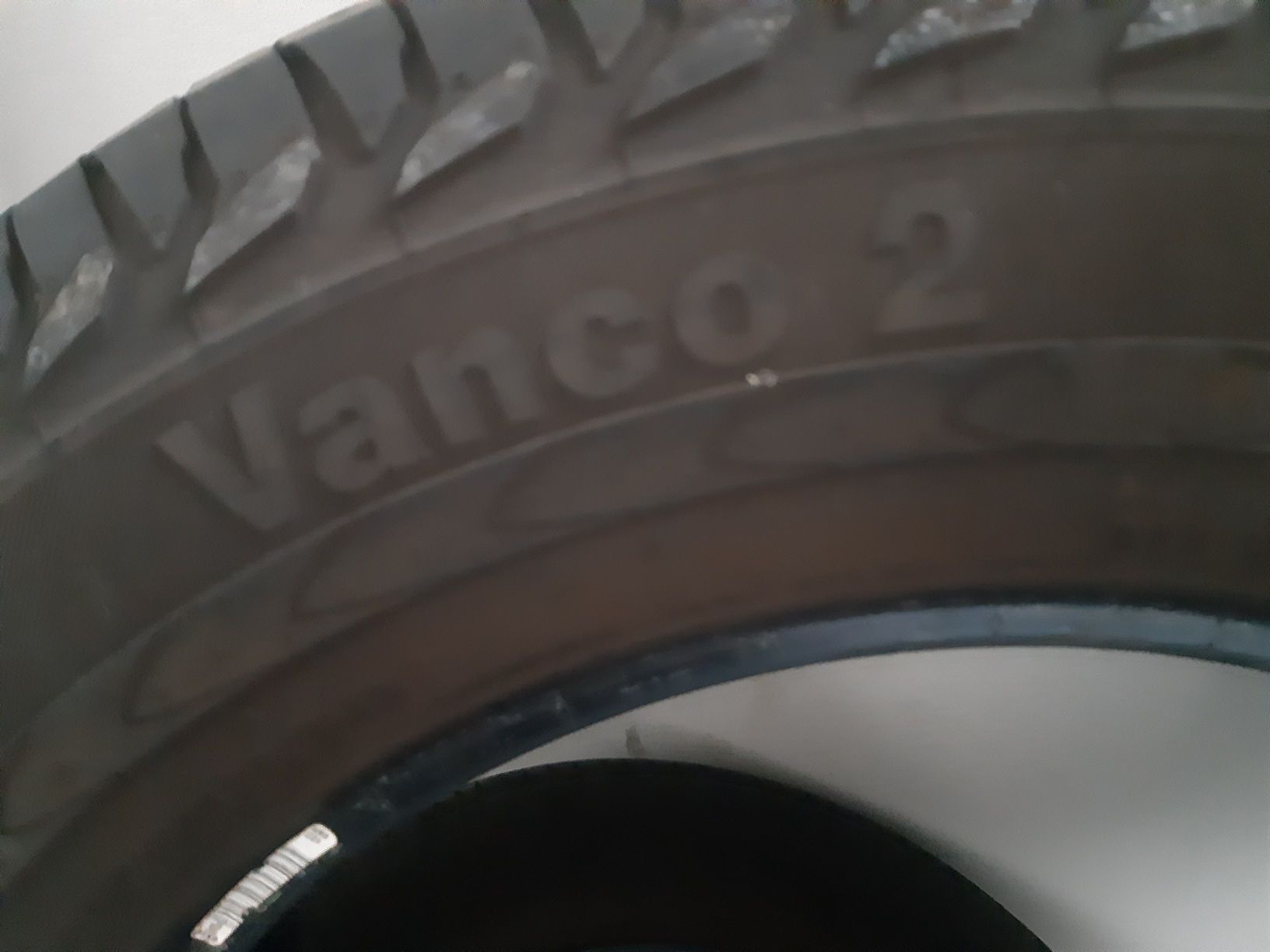 Opony 215/65 r16c Continental vanco 2
