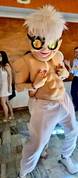 Tancerz Skolim ,Alvaro ,biały miś,wynajem,żywa maskotka