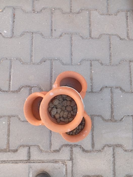 Vasos para  plantas estilo ânforas.