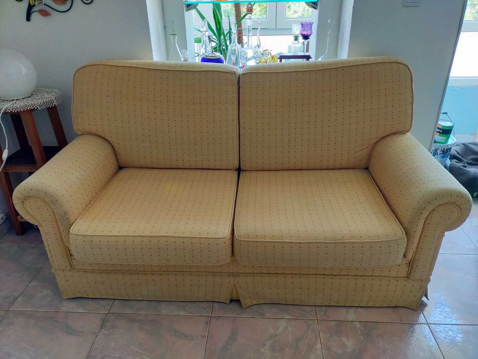 Vendo sofá de dois lugares