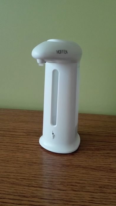 Dozownik na mydło z czujnikiem ruchu