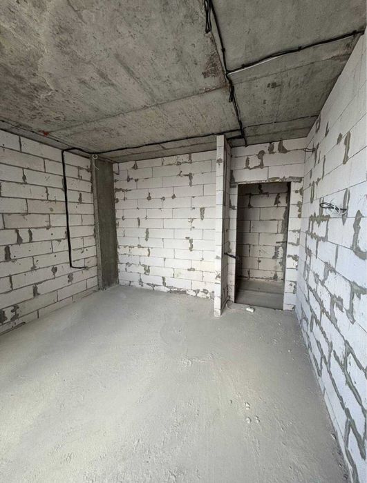 Продам 4-кімнатну квартиру, Грушевського 110