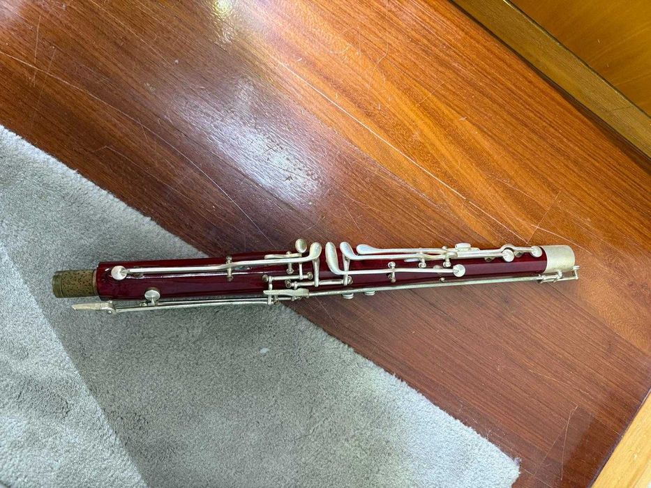 Vendo FAGOTE com chave + mochila + suporte como novo