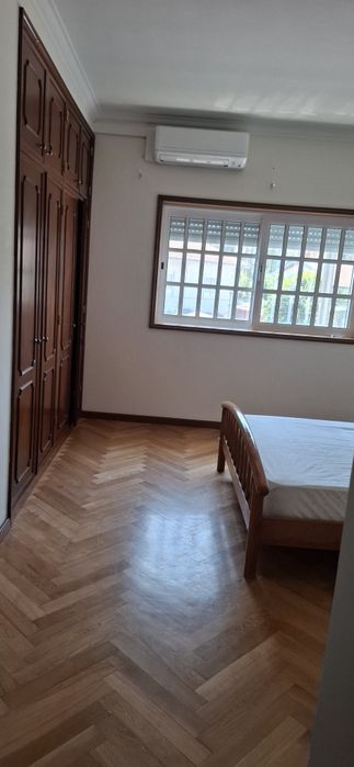 Quartos para arrendar em Pedroso - só senhoras