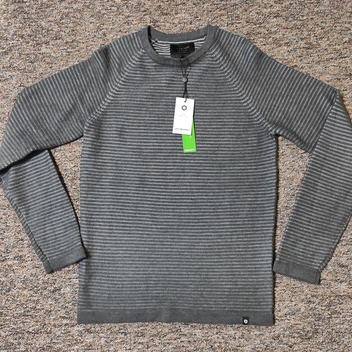 Пуловер Jack and Jones новий р. S-M