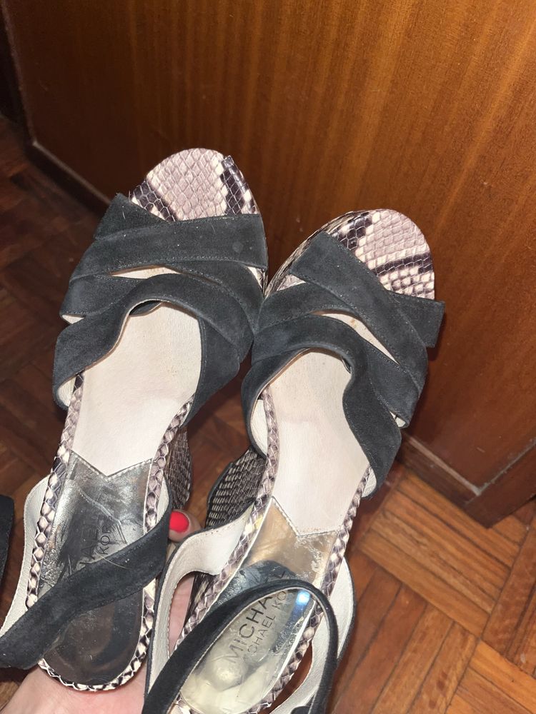 Sapatos de salto Michael Kors