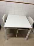 Mesa Melltorp Ikea e 2 cadeiras Teodores