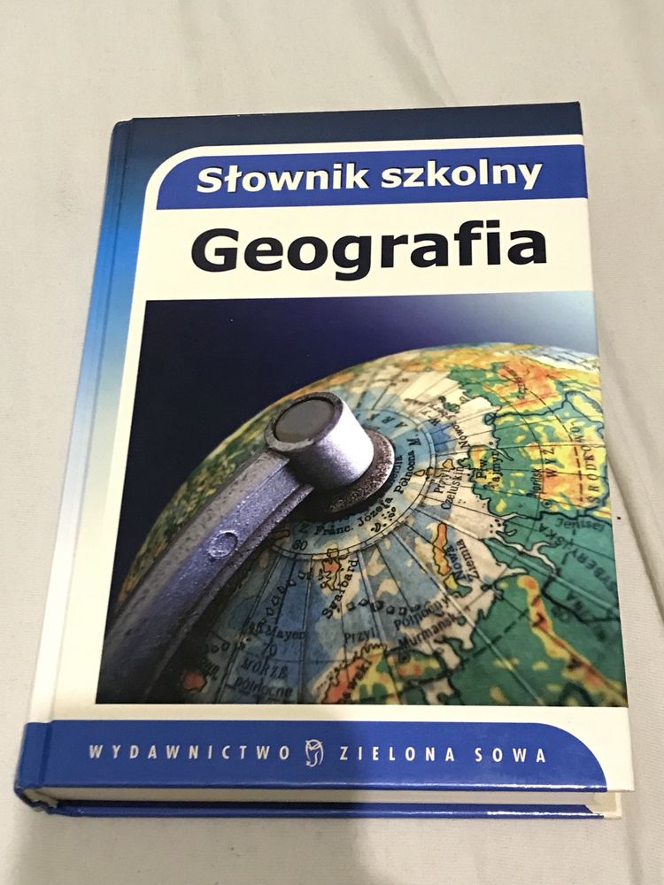 Słownik szkolny z geografii