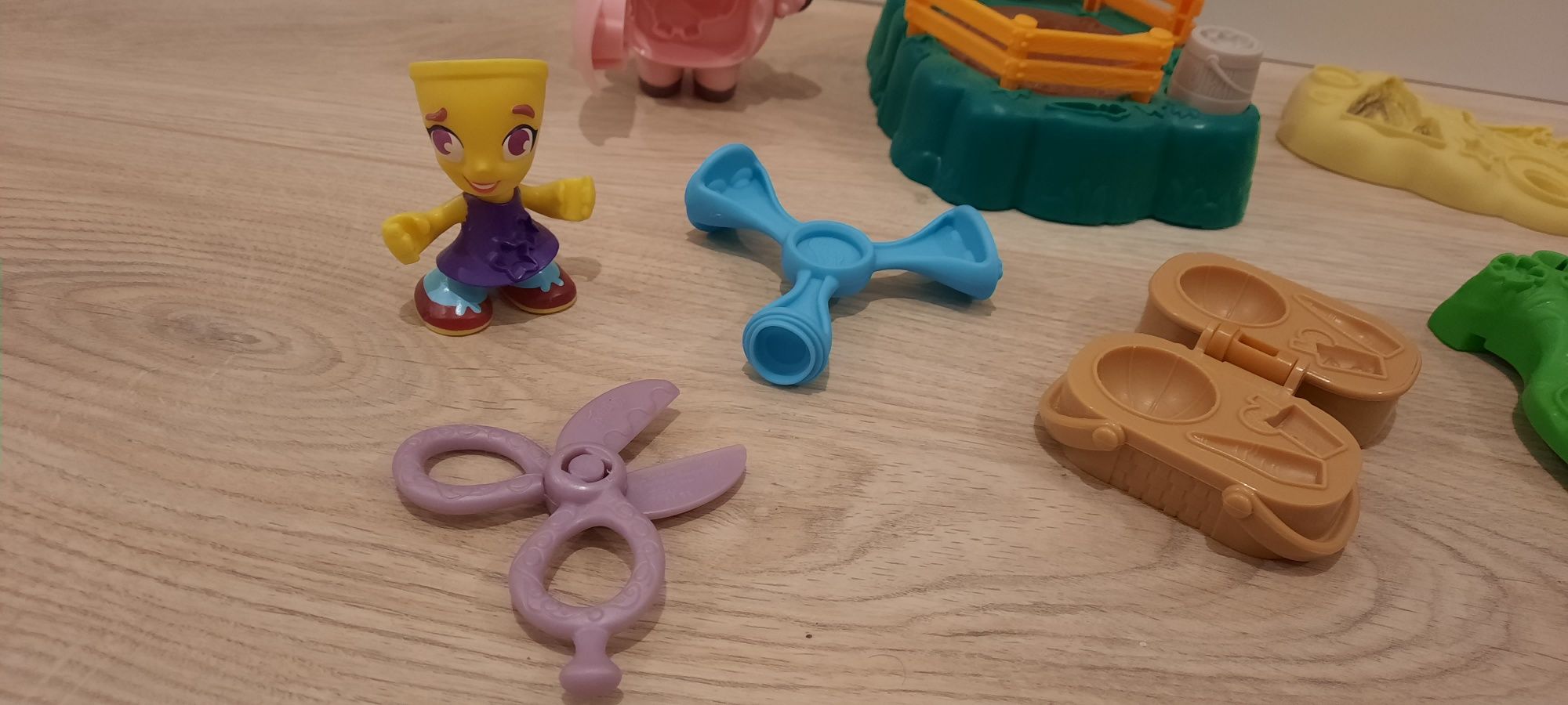 Foremki play doh ciastolina świnka wyciaskanie