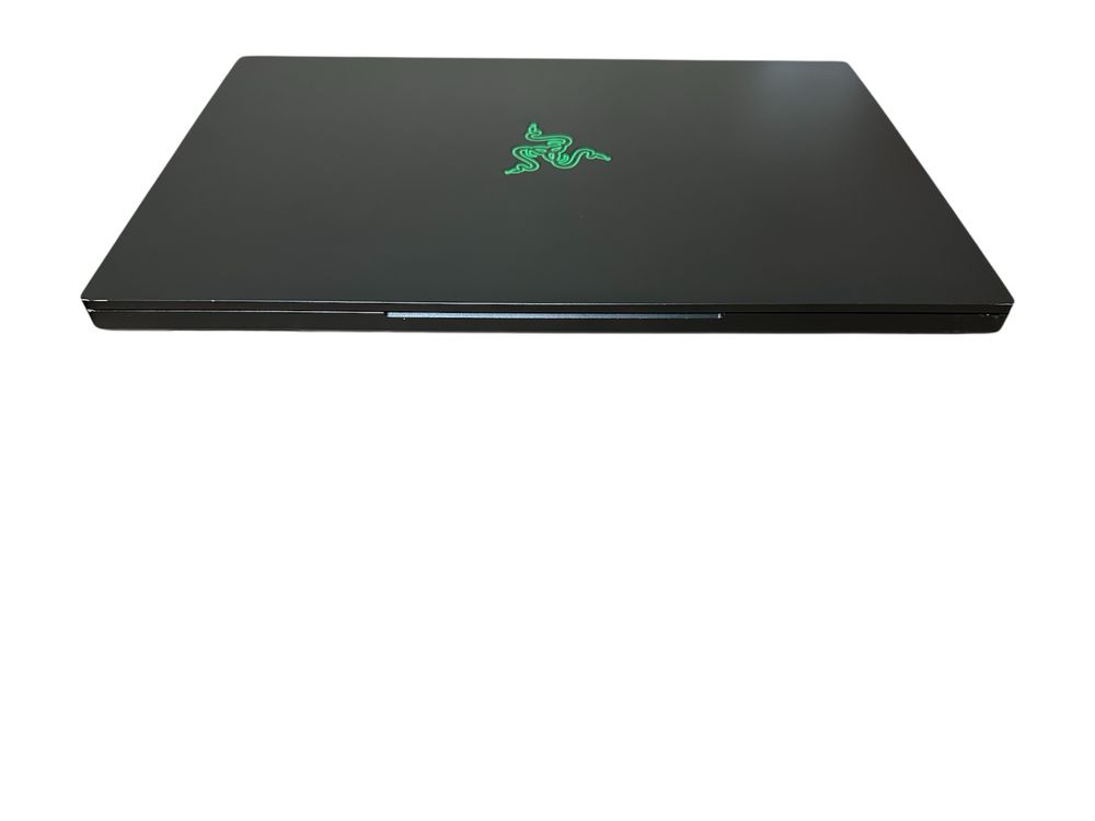 Razer i7-10750H 6ядер/GTX 1660 TI 6GB/32gb ddr4/512gb ssd/15’6 Full HD