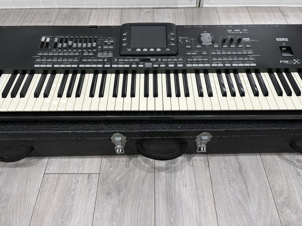 Korg pa3x pro 76 w idealnyn stanie! Pierwszy wlasciciel!