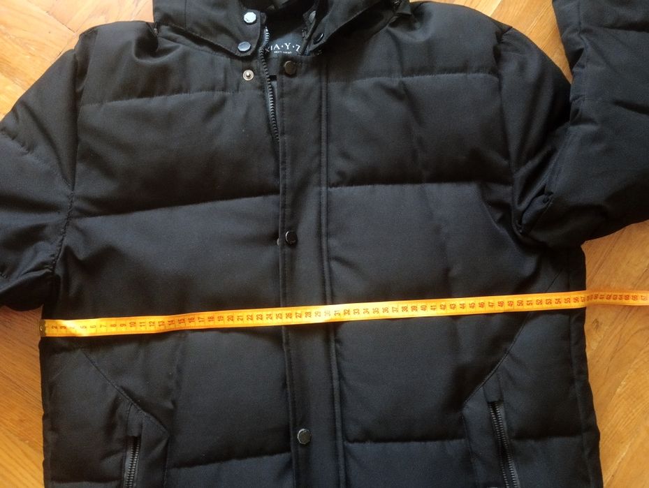 Зимова чоловіча куртка.