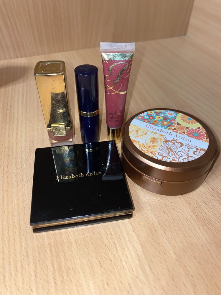 Косметика фірми Elizabeth Arden