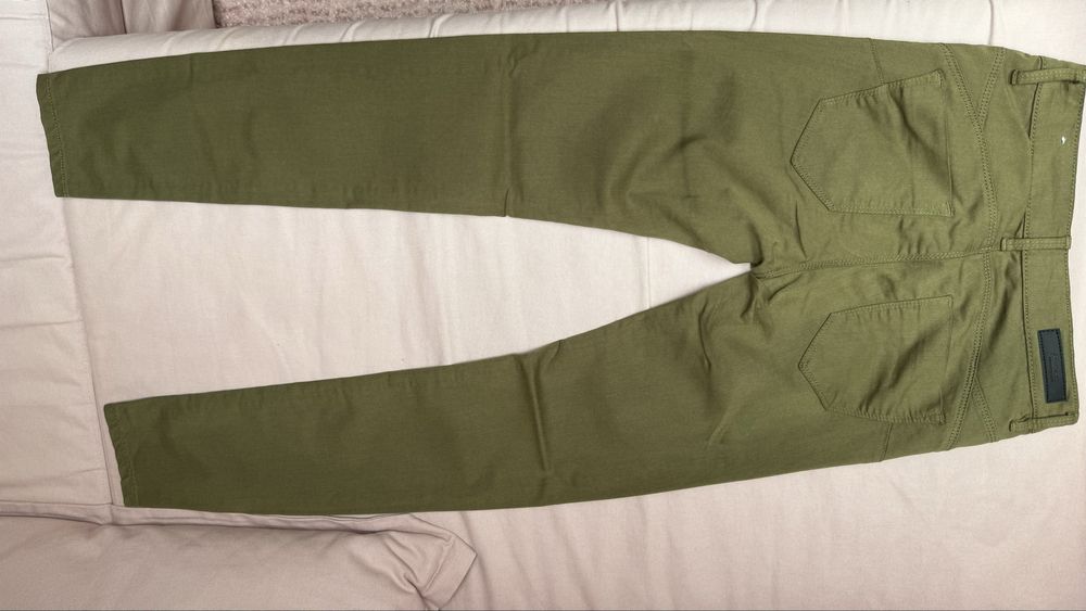 Spodnie push-up zielone