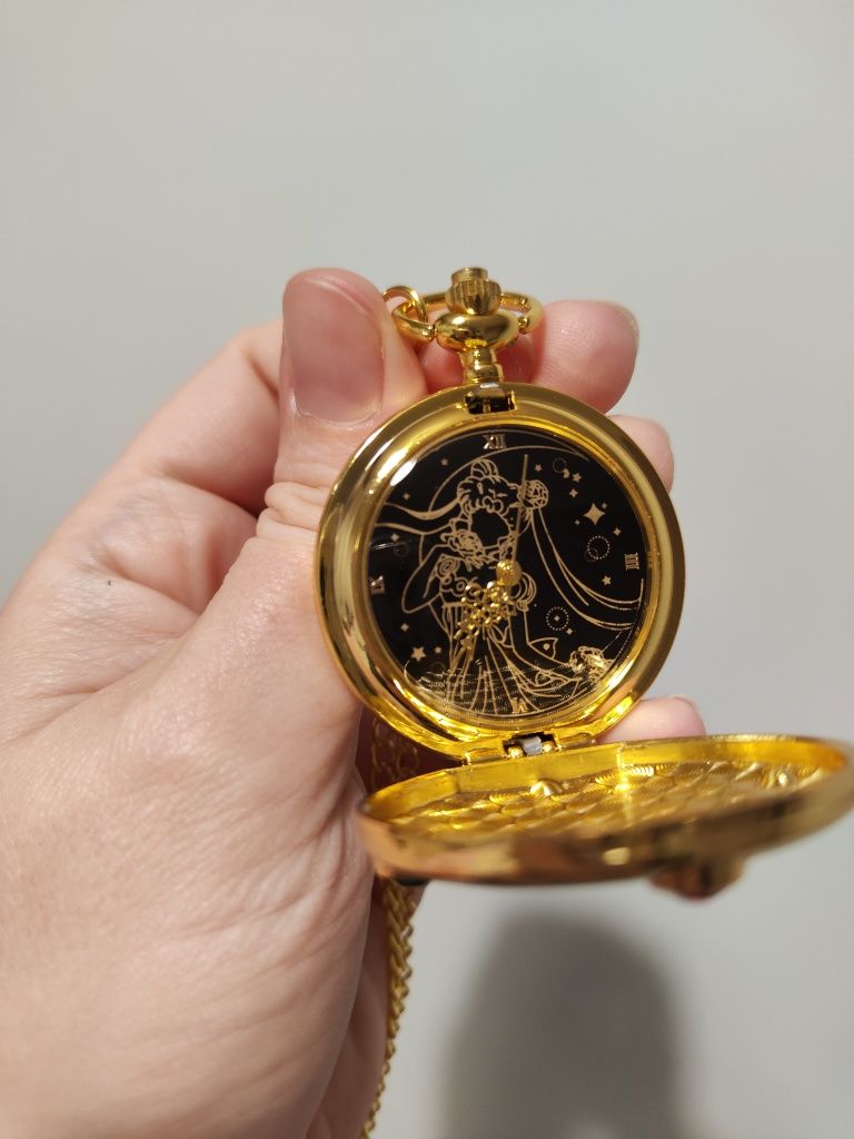 Zegarek na łańcuszku wisiorek Sailor moon