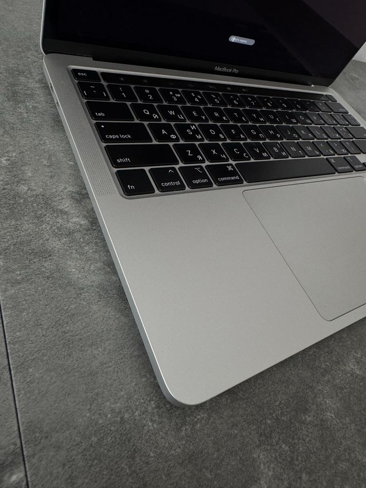 Apple MacBook Pro 13 2020 i5/8GB/256GB SSD with TouchBar
