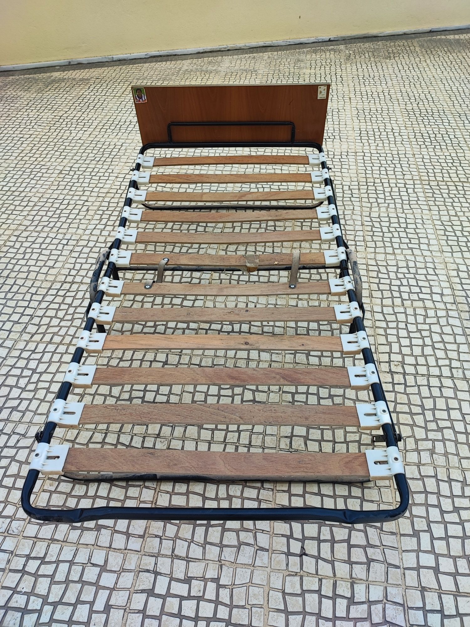 Cama Divã dobrável sem colchão