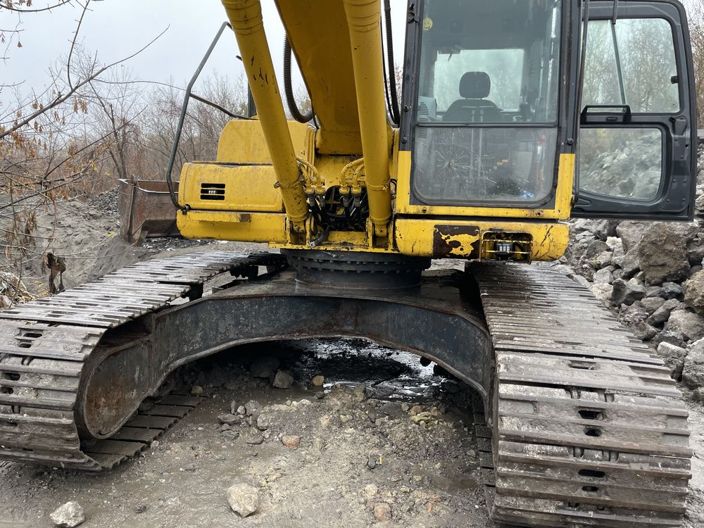 Гусеничный экскаватор Komatsu PC 240NLC-8