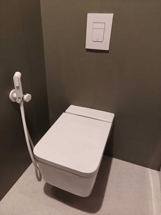 Miska WC Roca Inspira Square + deska wolnoopadająca + przycisk Grohe