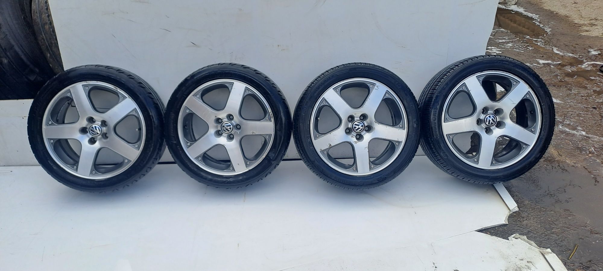 Alufelgi lato R17 5x100 golf 4 bora itp 
Oryginalne felgi Santa Monica