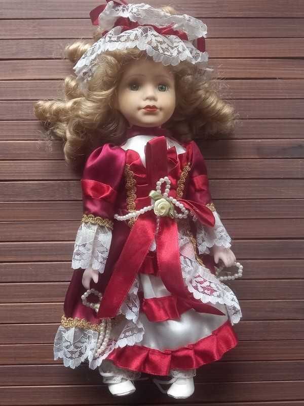 Kolekcjonerska porcelanowa lalka