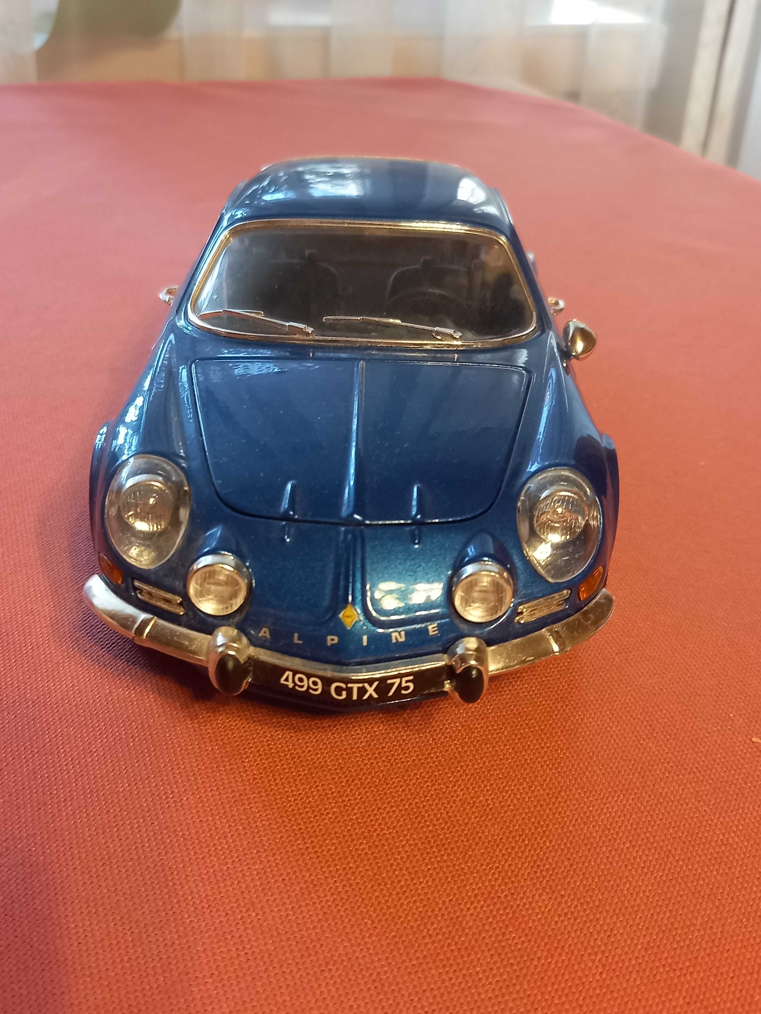 Модель коллекционная Alpine A110  1:16