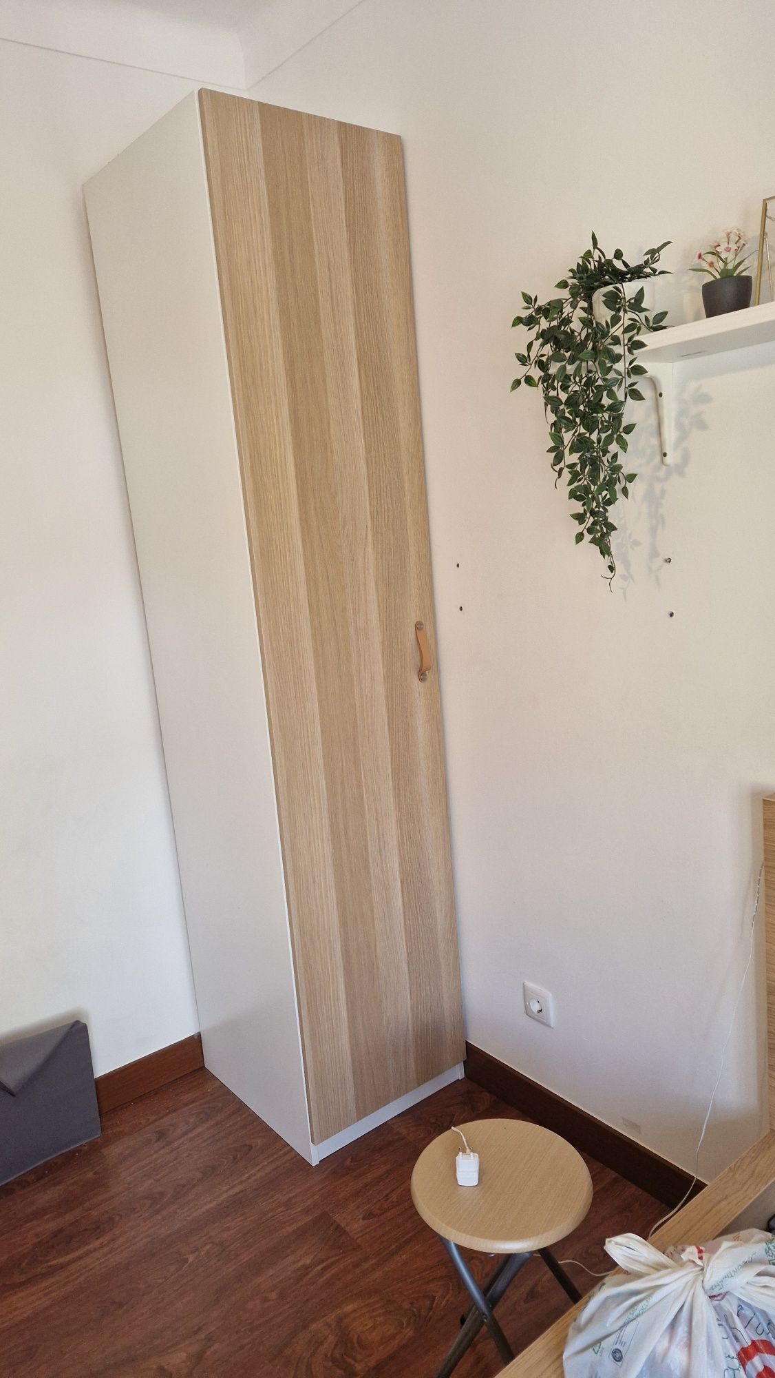 Módulo pax roupeiro ikea