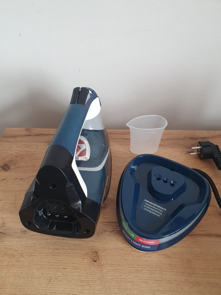 Żelazko bezprzewodowe Russell Hobbs 2600 W