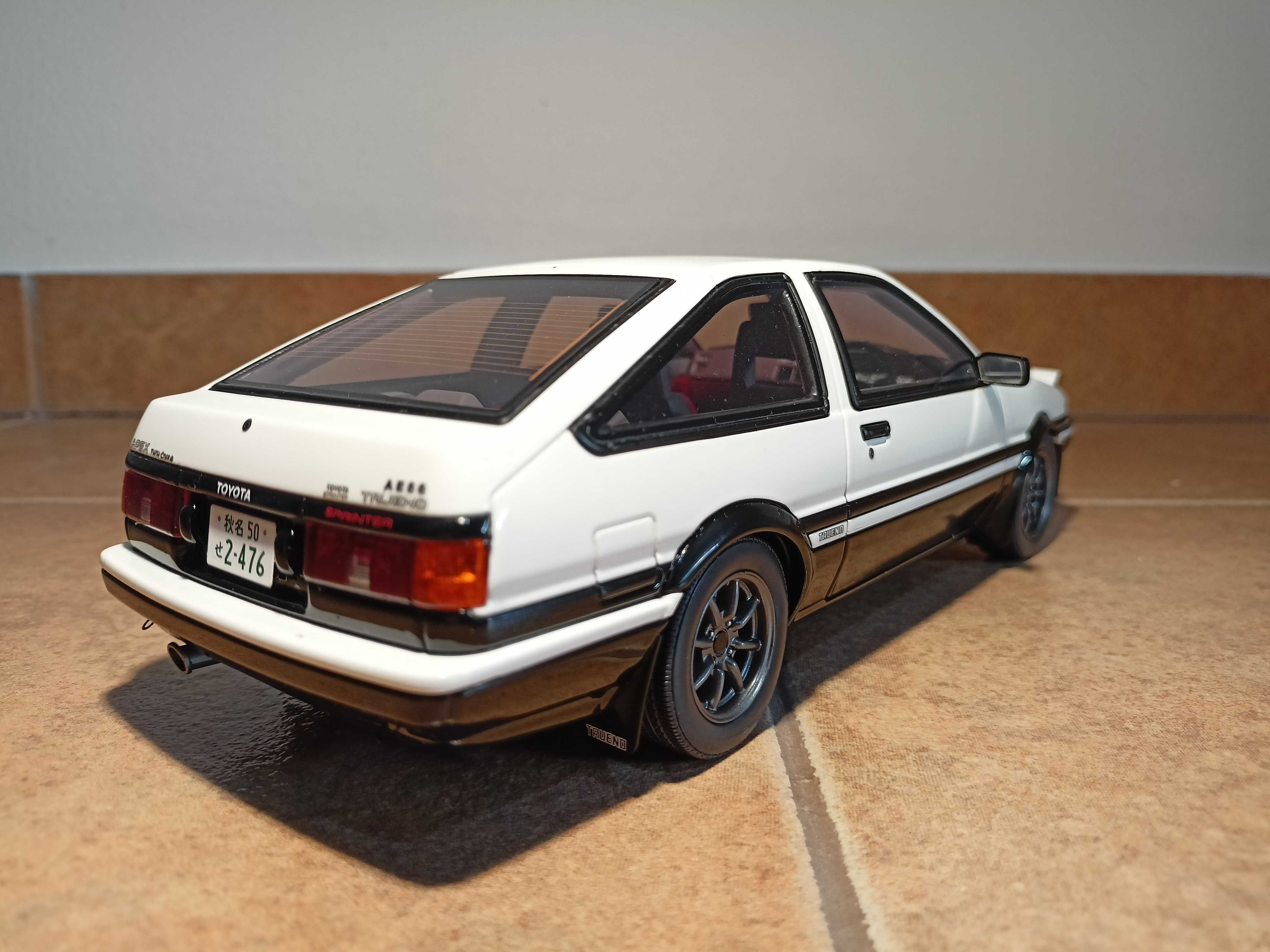 Toyota AE86 Sprinter Trueno GT-APEX model w skali 1:18 Otto