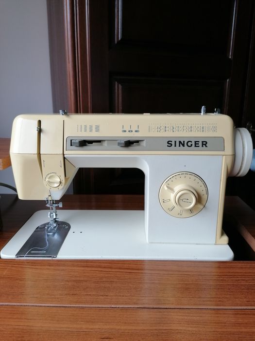 Máquina de costura singer