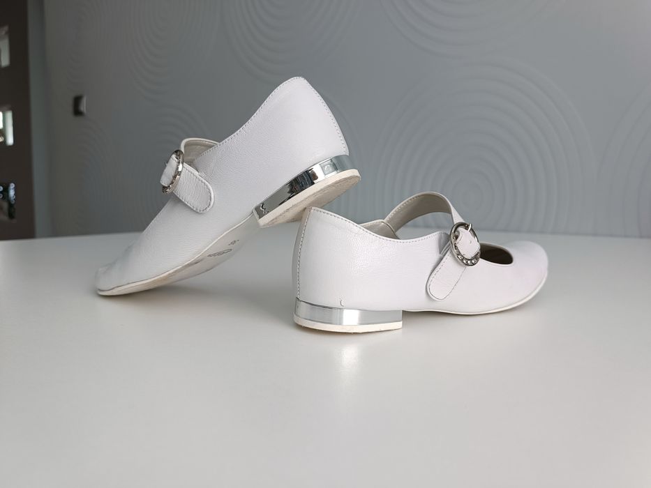 Polskie czółenka z błyskiem roz. 36