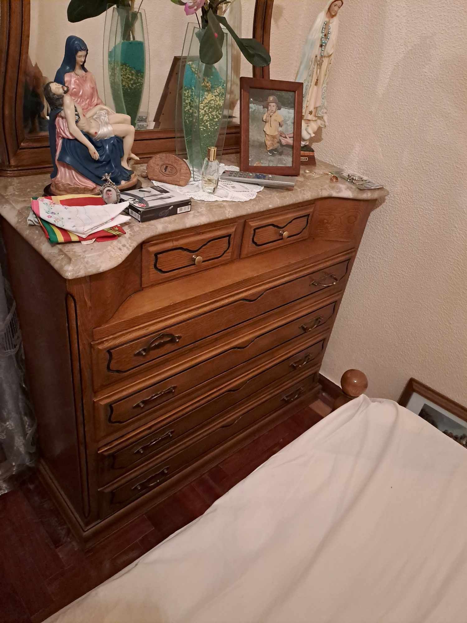 Quarto de Casal Completo em Pinho Massiço