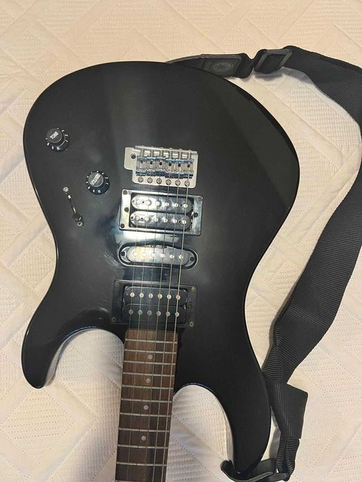 Guitarra Yamaha + Saco de Transporte
