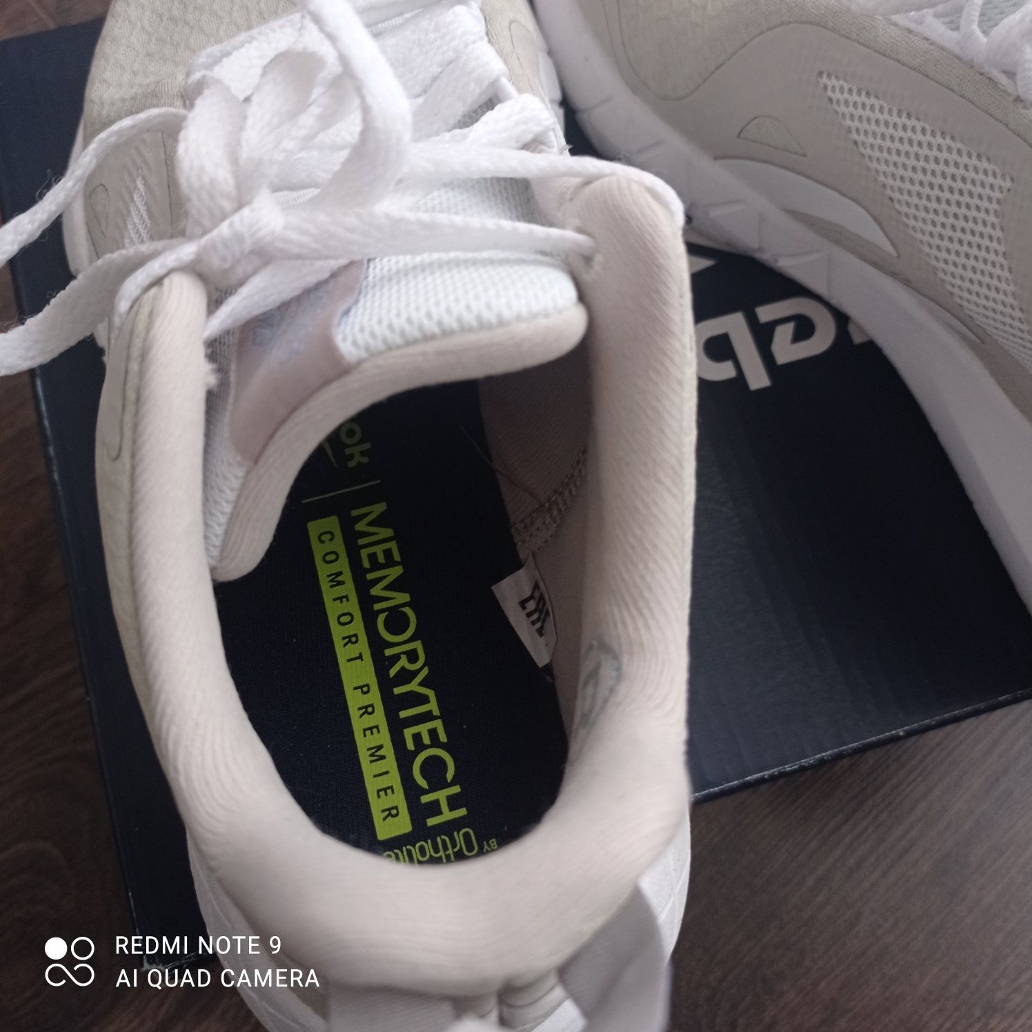 Nowe buty sportowe adidasy Reebok 36 białe beżowe