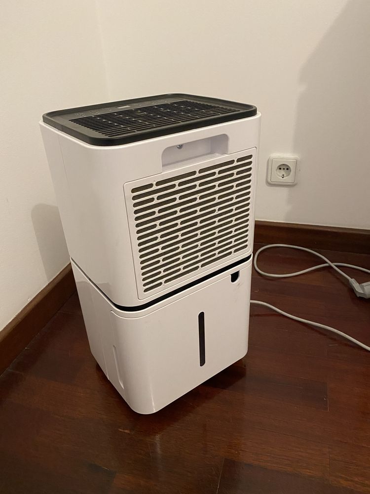 Desumidificador BELTAX BDH-3012 (Capacidade de extração 12 L/dia)