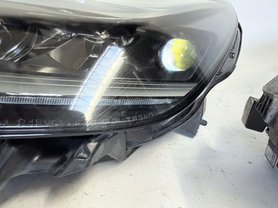 Фара левая линза Tesla Model 3